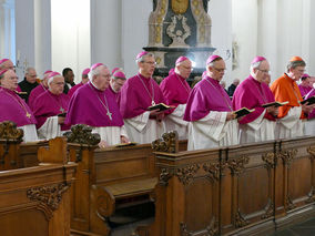 Abschlussvesper der Bischofskonferenz mit Spendung des Bonifatiussegens (© Karl-Franz Thiede)